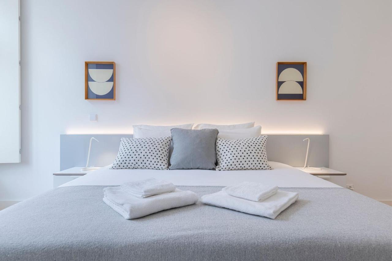 Modern Rustic Flat In Santos By Lovelystay Lisboa Exterior foto