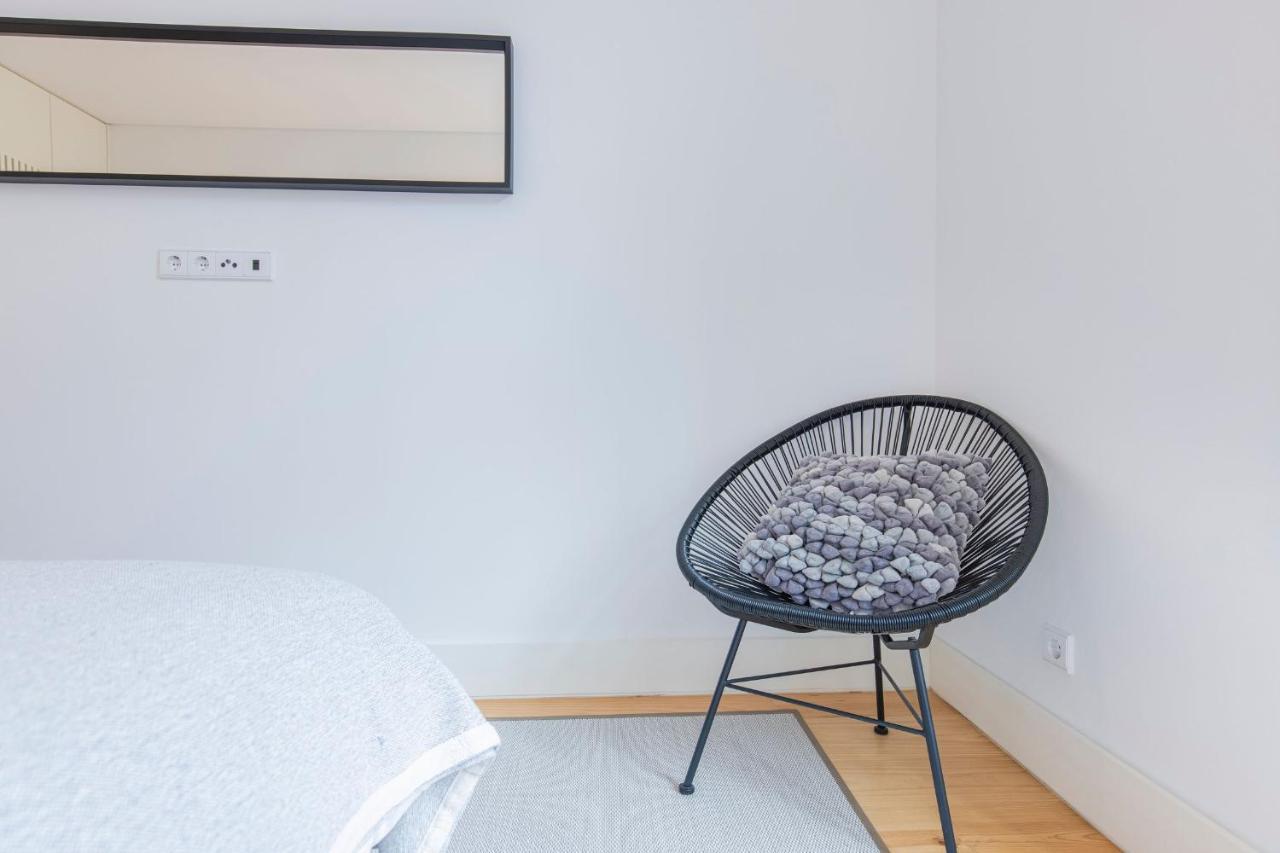 Modern Rustic Flat In Santos By Lovelystay Lisboa Exterior foto