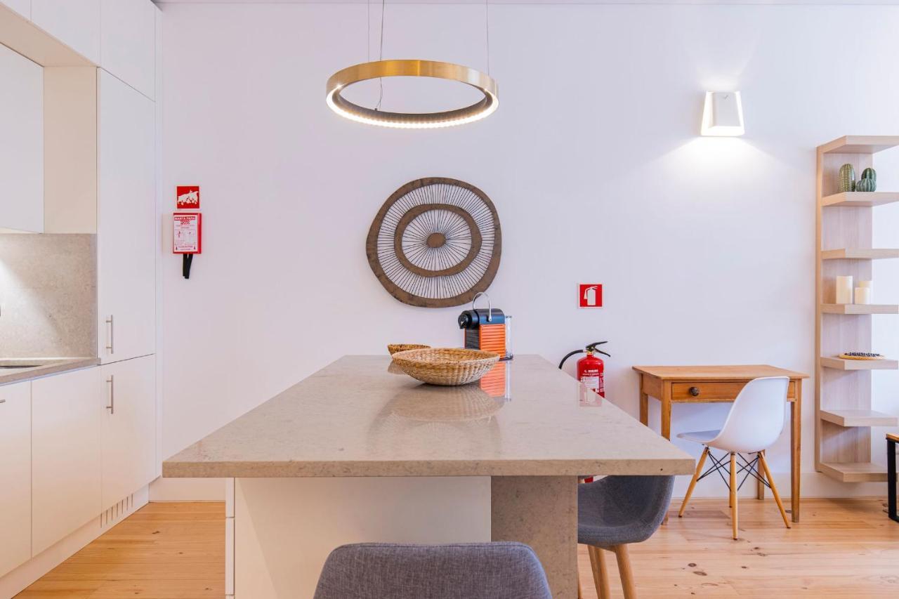 Modern Rustic Flat In Santos By Lovelystay Lisboa Exterior foto